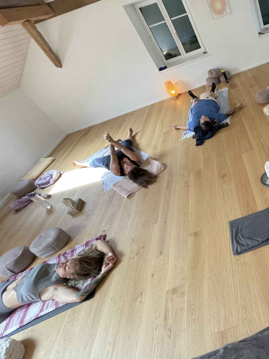 Seminarraum-Kienberg-Breathwork-Ausbildung-Gruppenraum-Session-1